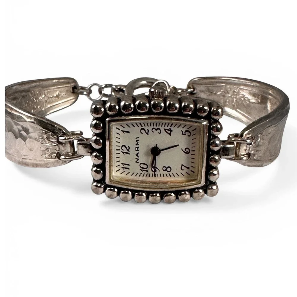 Narmi Cuff Watch Women‎ OS Silver Good Hammered Metal Beaded Bezel Toggle S101
